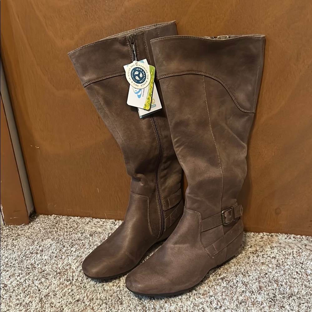 BareTraps Brown Below the Knee Suede Boots